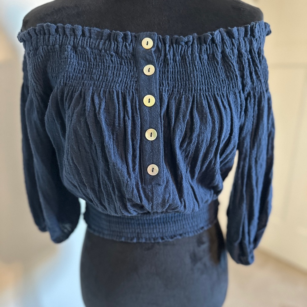 Crop top 3/4 length top